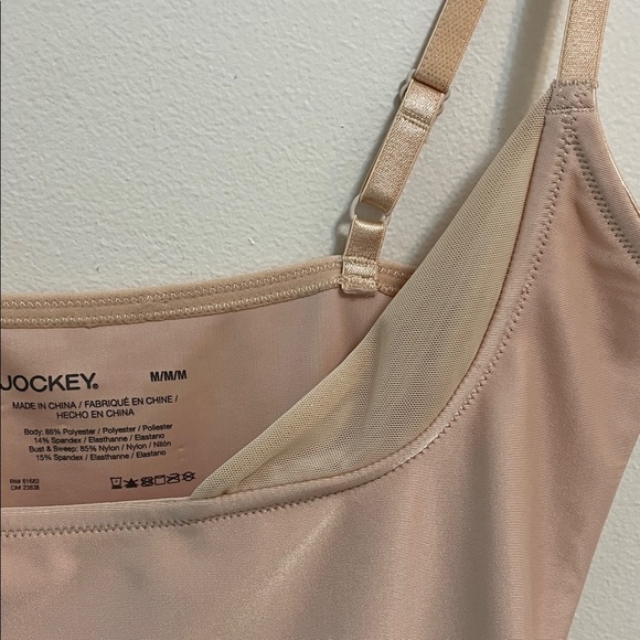 Jockey Women's Camisole Top Size Medium Nude Tan Taupe Adjustable Straps Spandex - Picture 3 of 9